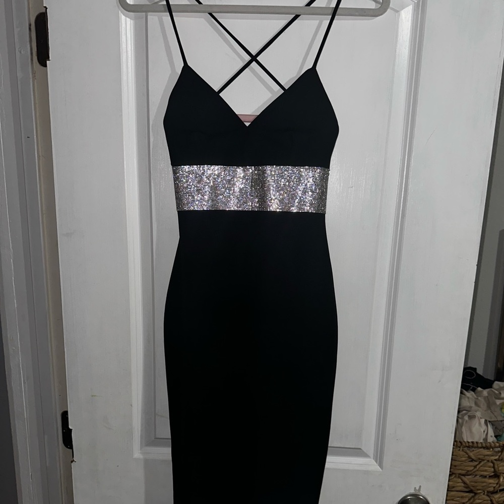 Black bodycon dress